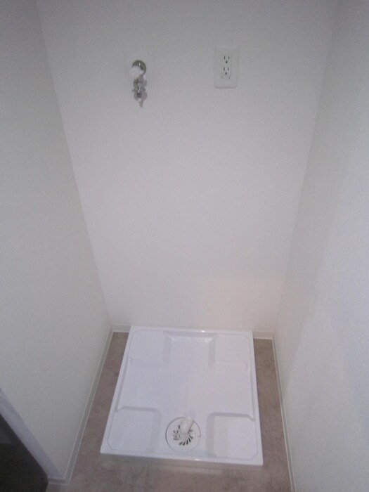 物件内観写真10　(洗濯機置場)