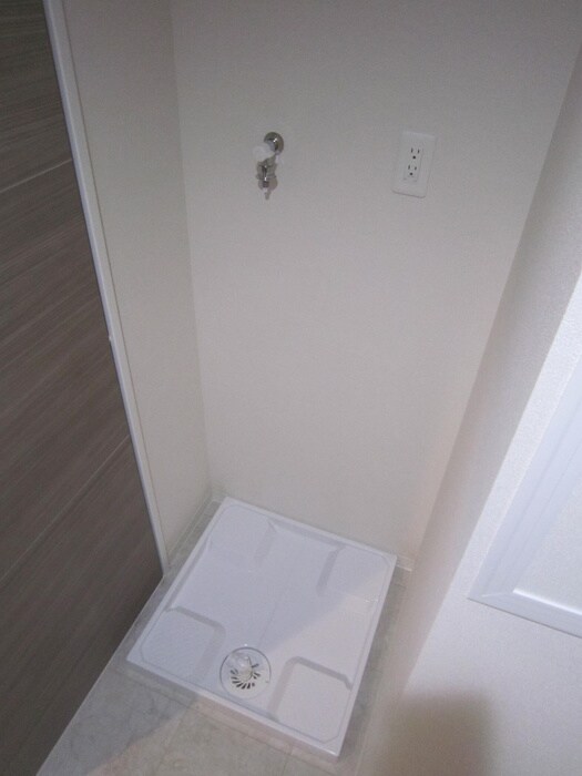 物件内観写真11　(洗濯機置場)