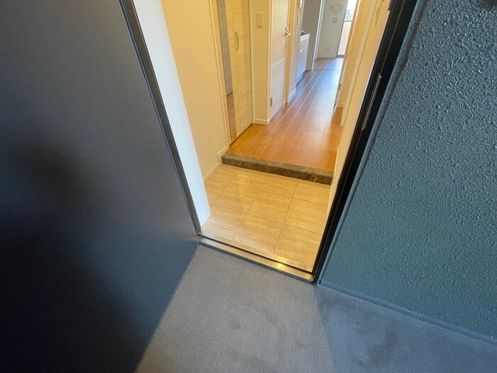 物件内観写真17　(玄関)