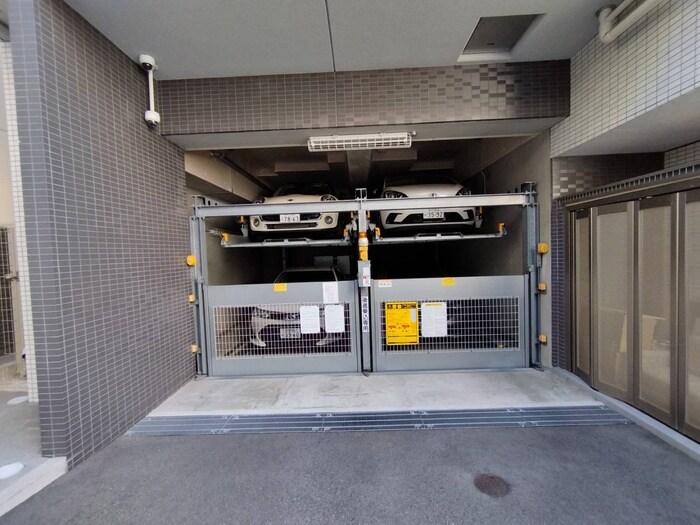 物件外観写真4　(駐車場)