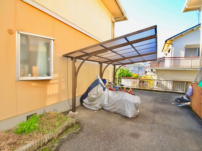 物件外観写真4　(駐輪場)