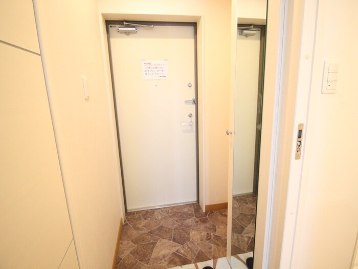 物件内観写真15　(玄関)