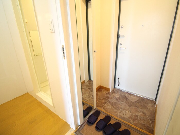 物件内観写真15　(玄関)