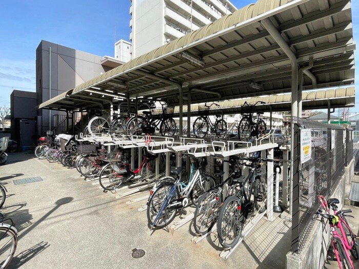 物件外観写真6　(駐輪場)