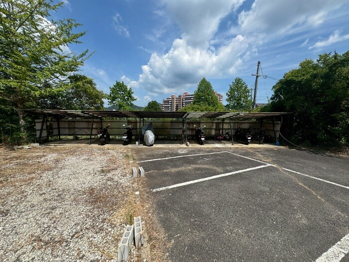 物件外観写真6　(駐輪場)