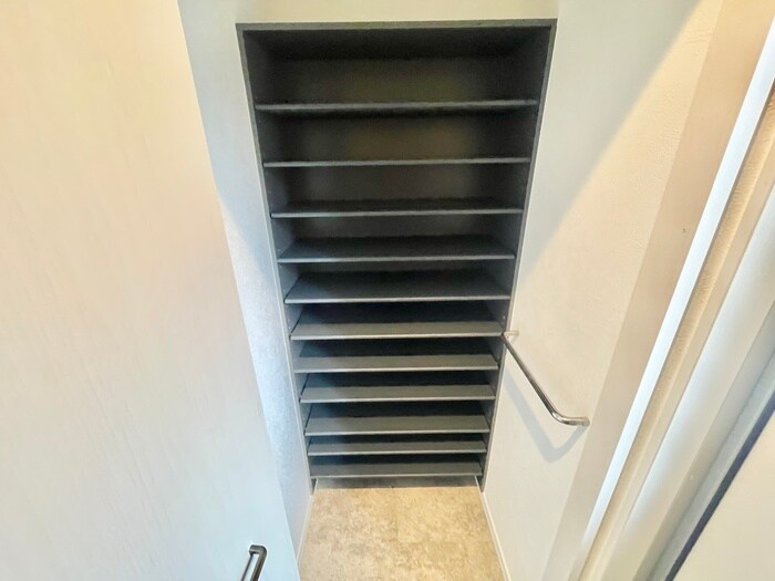 物件内観写真9　(靴箱)