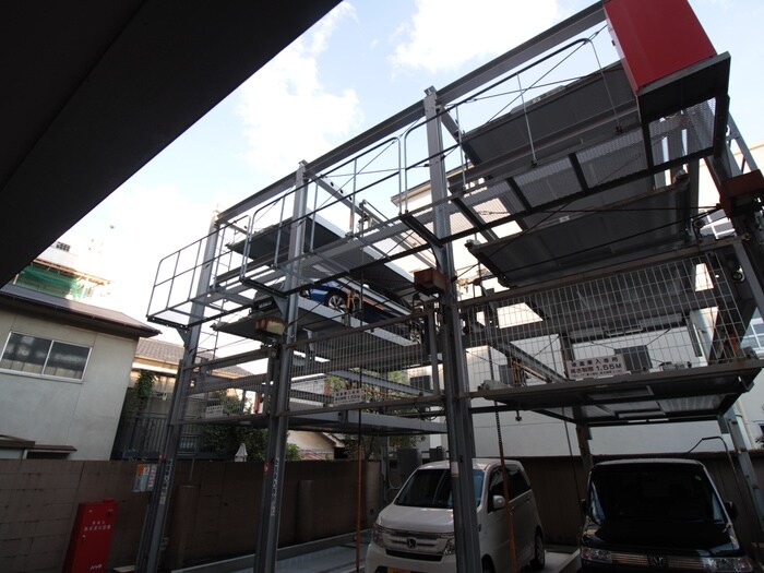 物件外観写真5　(駐車場)