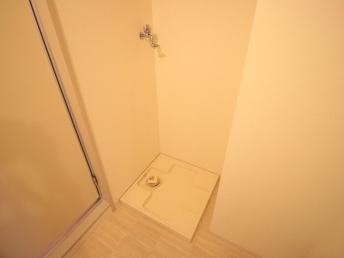 物件内観写真11　(洗濯機置場)