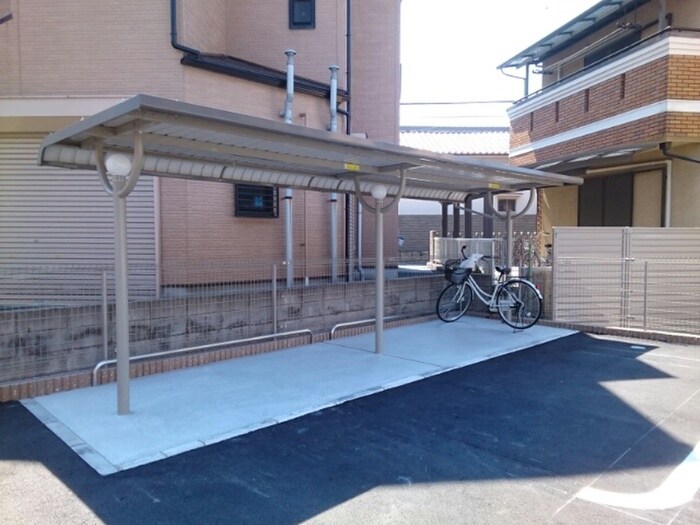 物件外観写真3　(駐輪場)