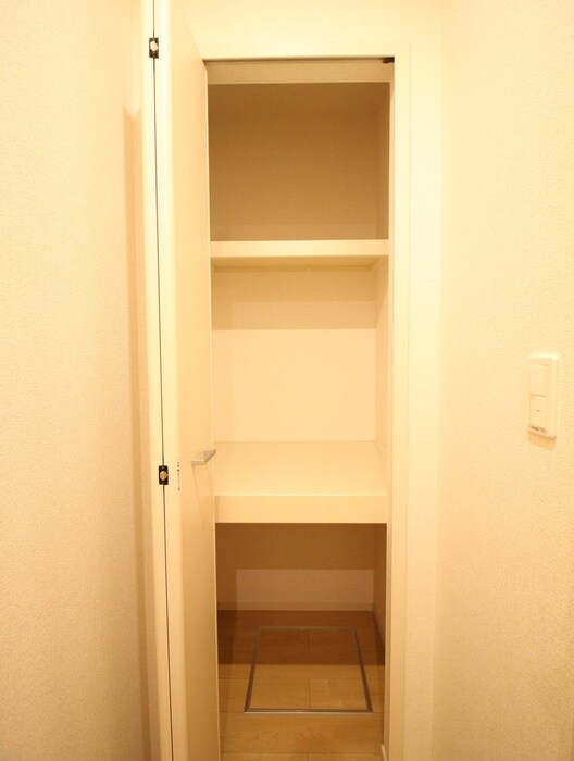 物件内観写真10　(収納)