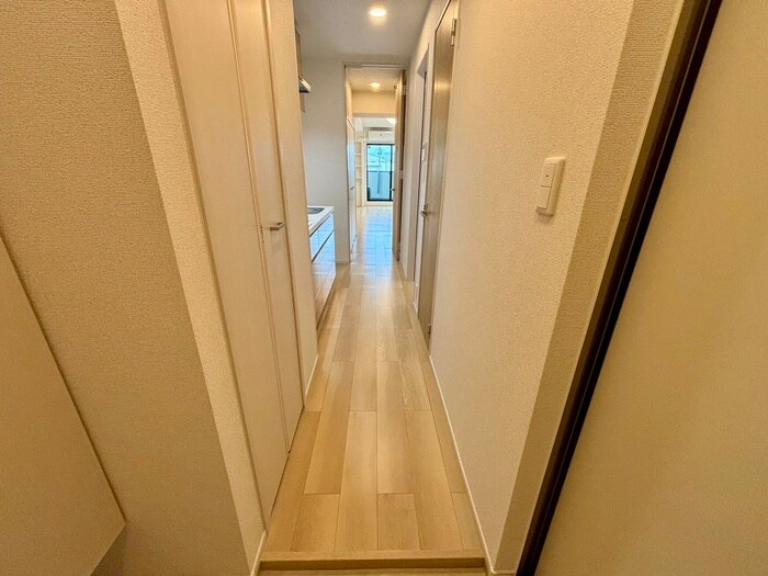 物件内観写真16　(廊下)