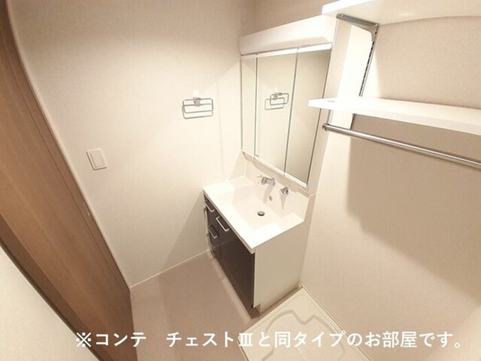 物件内観写真11　(洗面)