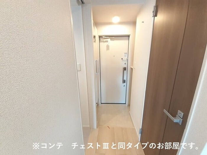 物件内観写真14　(玄関)