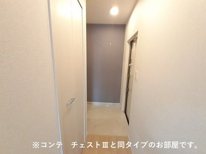 物件内観写真14　(玄関)