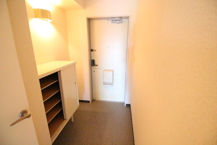 物件内観写真14　(玄関)