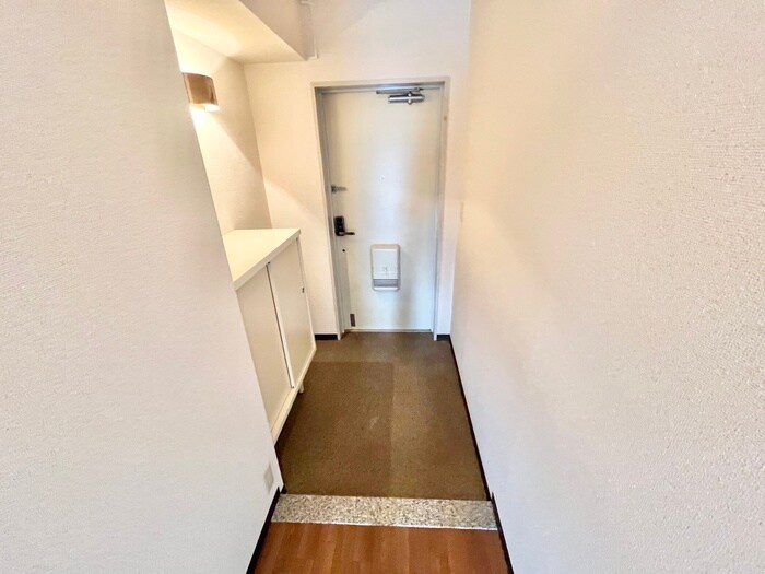 物件内観写真17　(玄関)