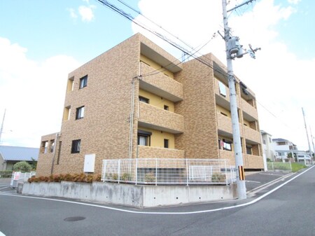木津ロイヤルメゾン外観写真