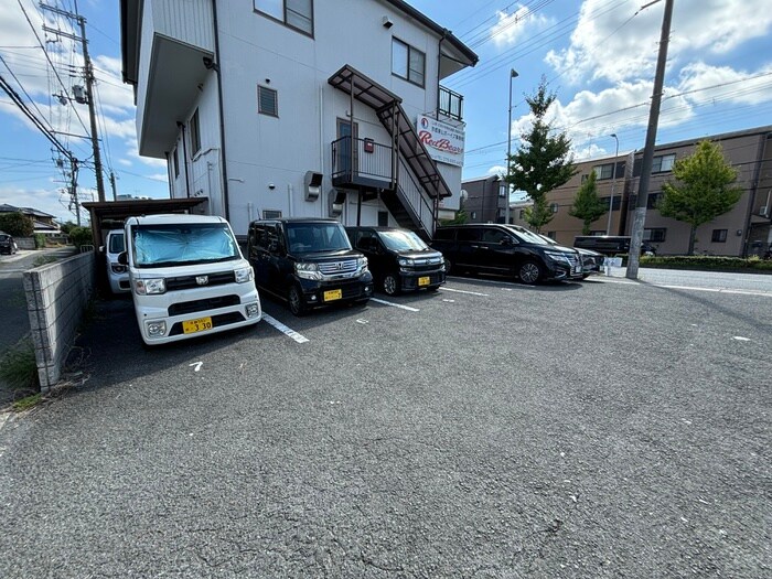 物件外観写真5　(駐車場)