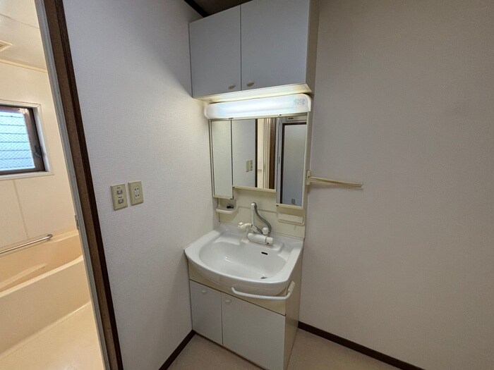 物件内観写真13　(洗面)