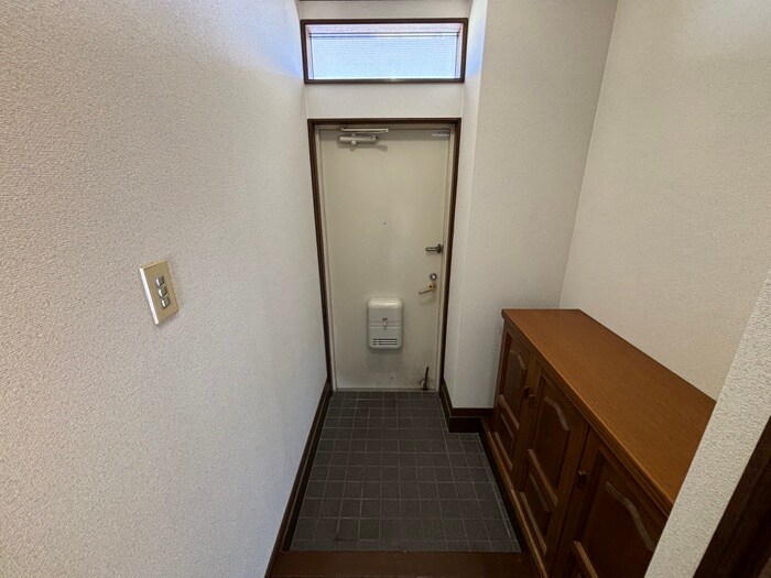 物件内観写真22　(玄関)