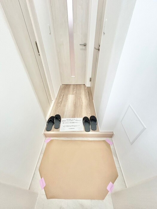 物件内観写真16　(玄関)