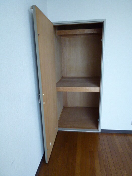 物件内観写真12　(収納)