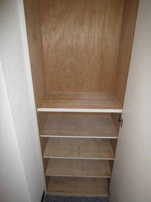 物件内観写真15　(靴箱)