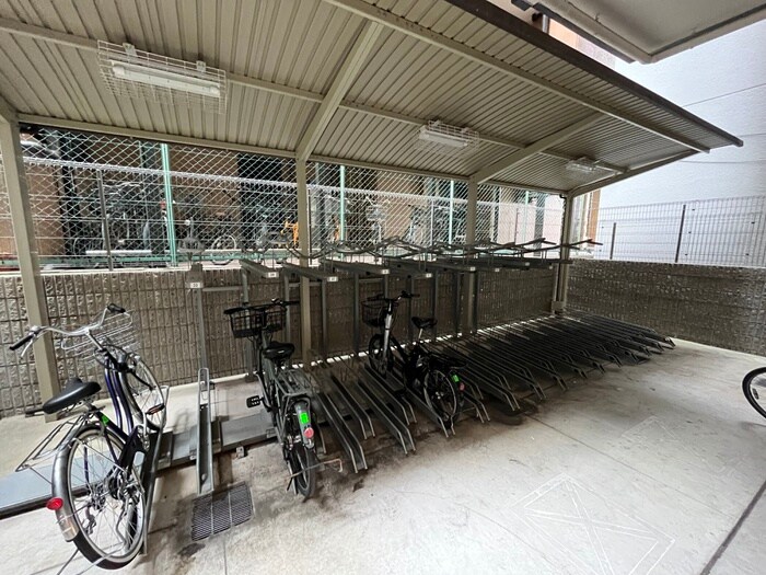 物件外観写真6　(駐輪場)