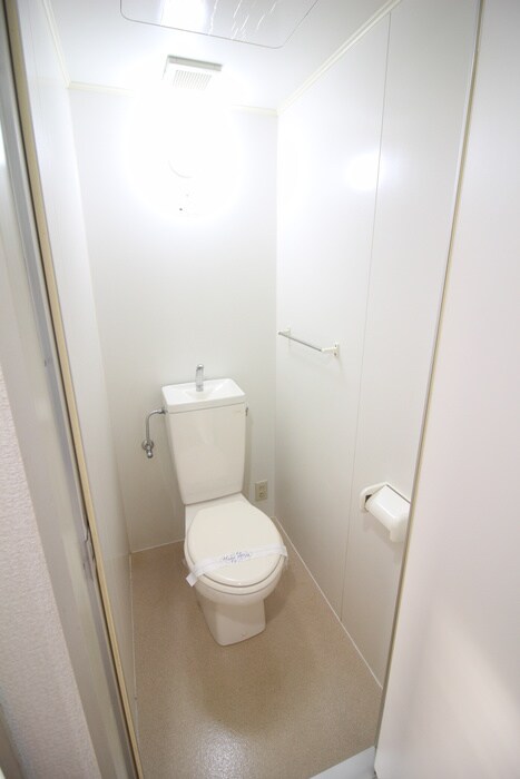 物件内観写真11　(トイレ)