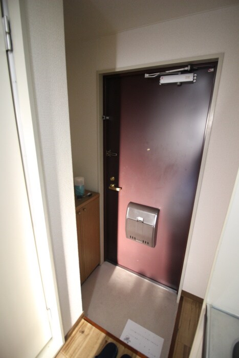 物件内観写真16　(玄関)