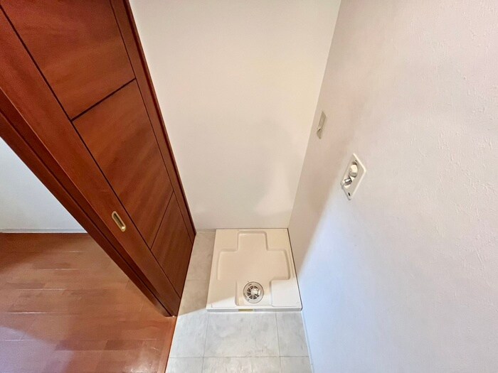 物件内観写真15　(洗濯機置場)