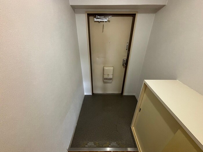 物件内観写真7　(玄関)