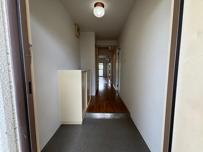 物件内観写真7　(玄関)