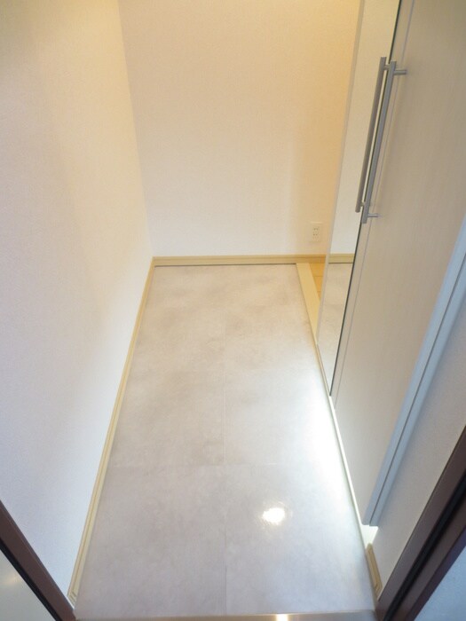 物件内観写真17　(玄関)