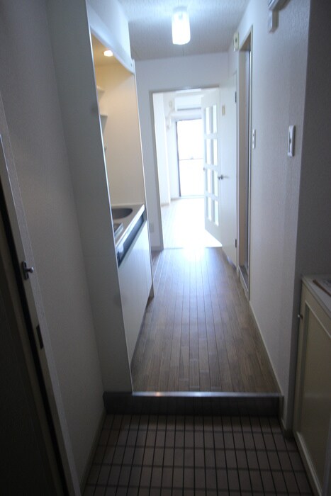 物件内観写真7　(玄関)