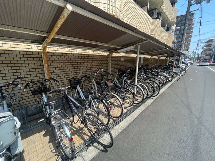 物件外観写真3　(駐輪場)