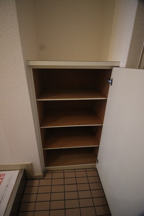 物件内観写真18　(靴箱)