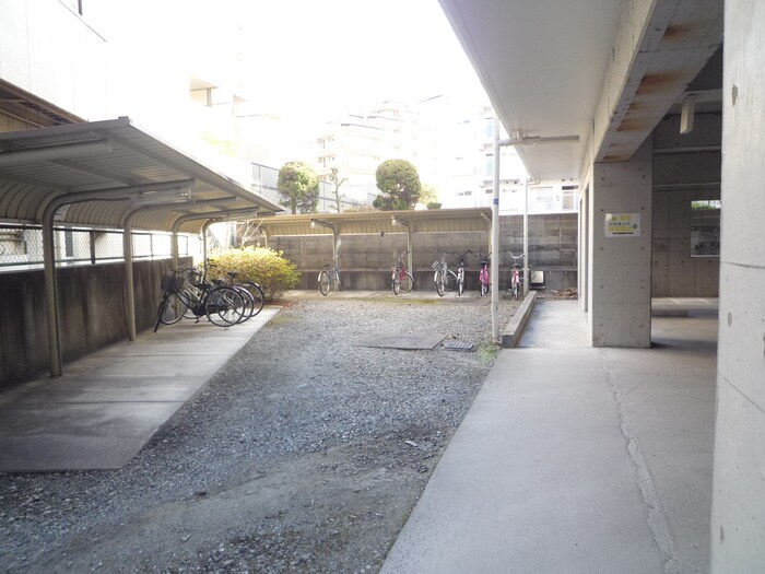 物件外観写真6　(駐輪場)