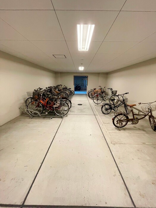 物件外観写真5　(駐輪場)