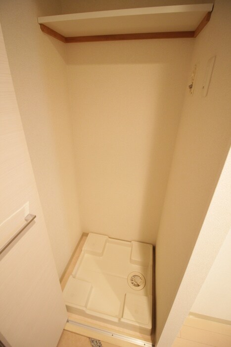 物件内観写真13　(洗濯機置場)