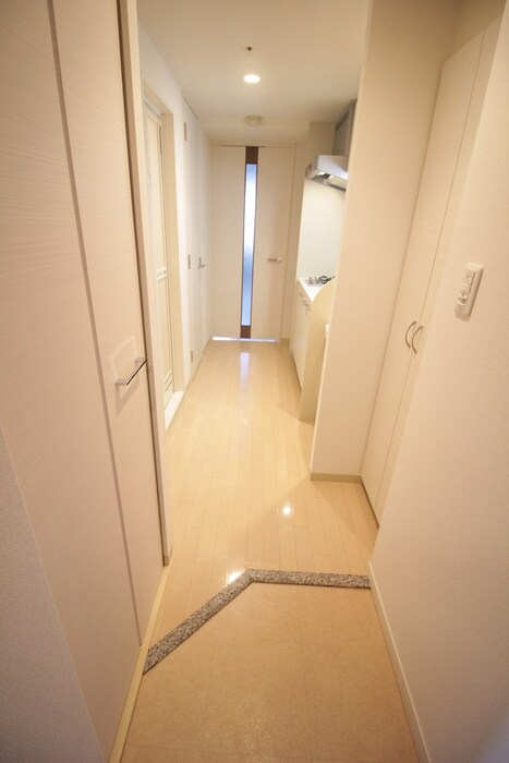 物件内観写真17　(玄関)