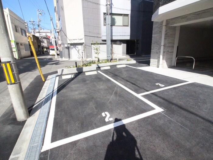 物件外観写真2　(駐車場)