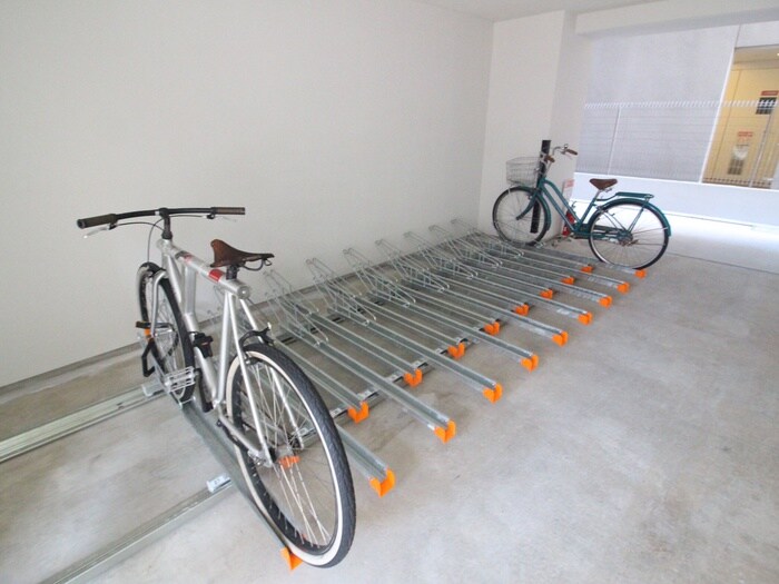 物件外観写真3　(駐輪場)