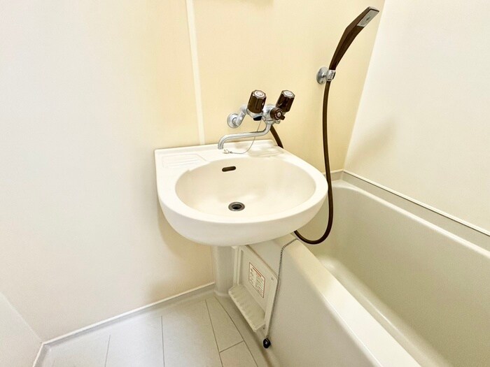 物件内観写真9　(洗面)