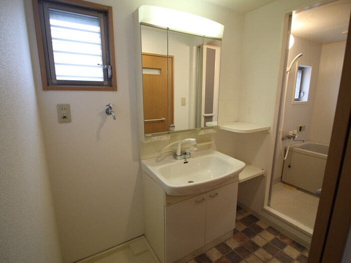 物件内観写真13　(洗面)