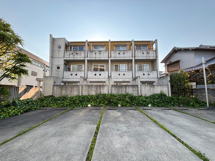 ステップコ－トの駐車場