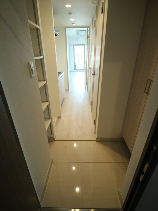 物件内観写真7　(玄関)