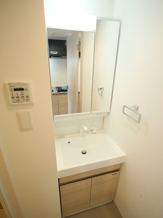 物件内観写真11　(洗面)