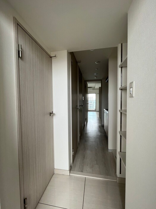 物件内観写真16　(玄関)