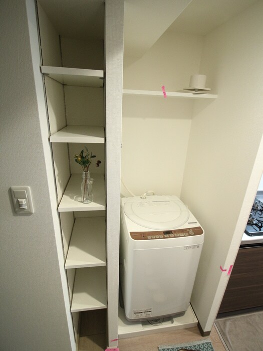 物件内観写真17　(洗濯機置場)
